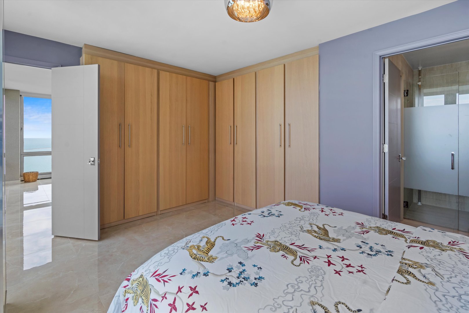 880 N Lake Shore Drive Unit: 22A