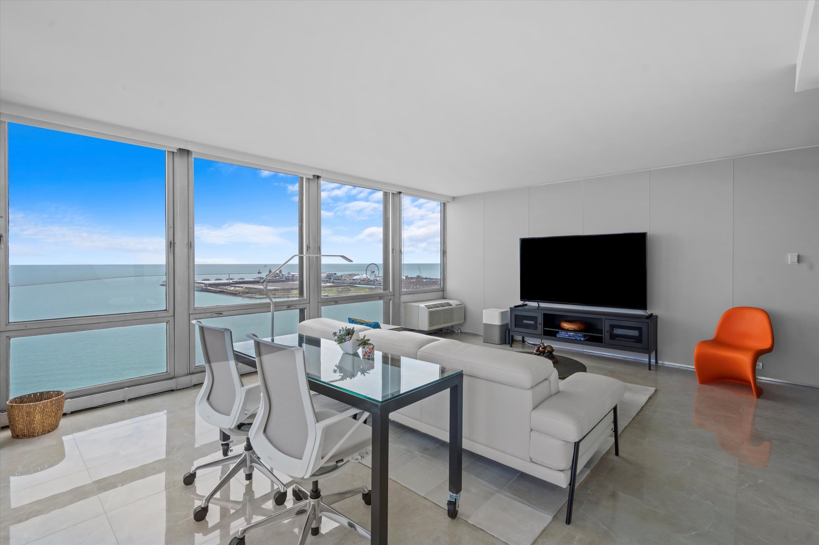 880 N Lake Shore Drive Unit: 22A