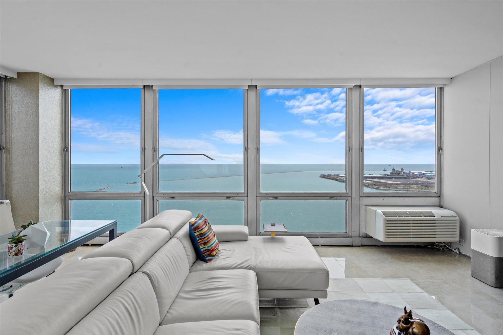 880 N Lake Shore Drive Unit: 22A