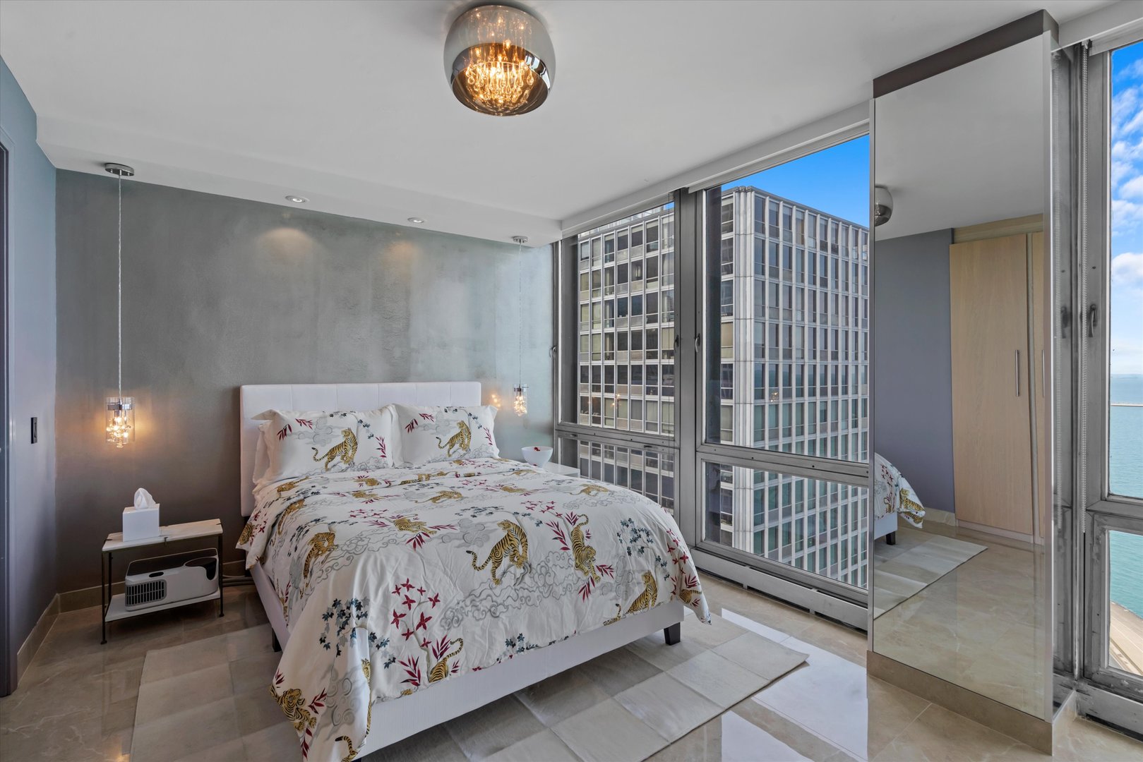 880 N Lake Shore Drive Unit: 22A