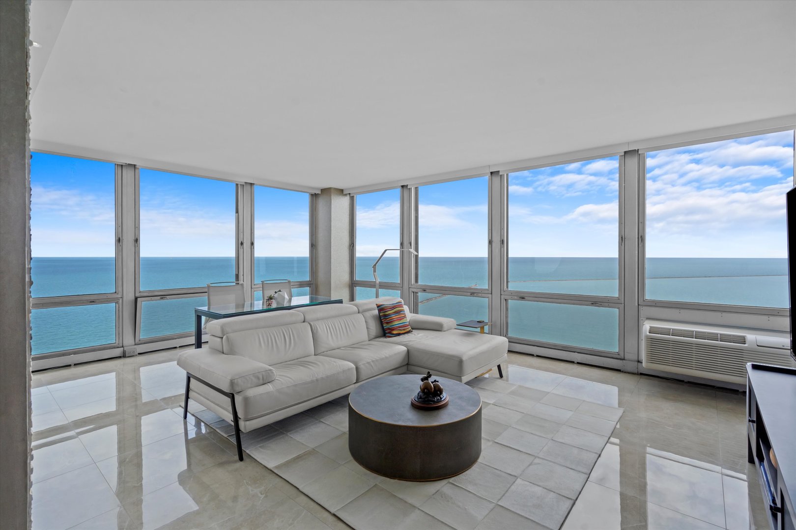880 N Lake Shore Drive Unit: 22A