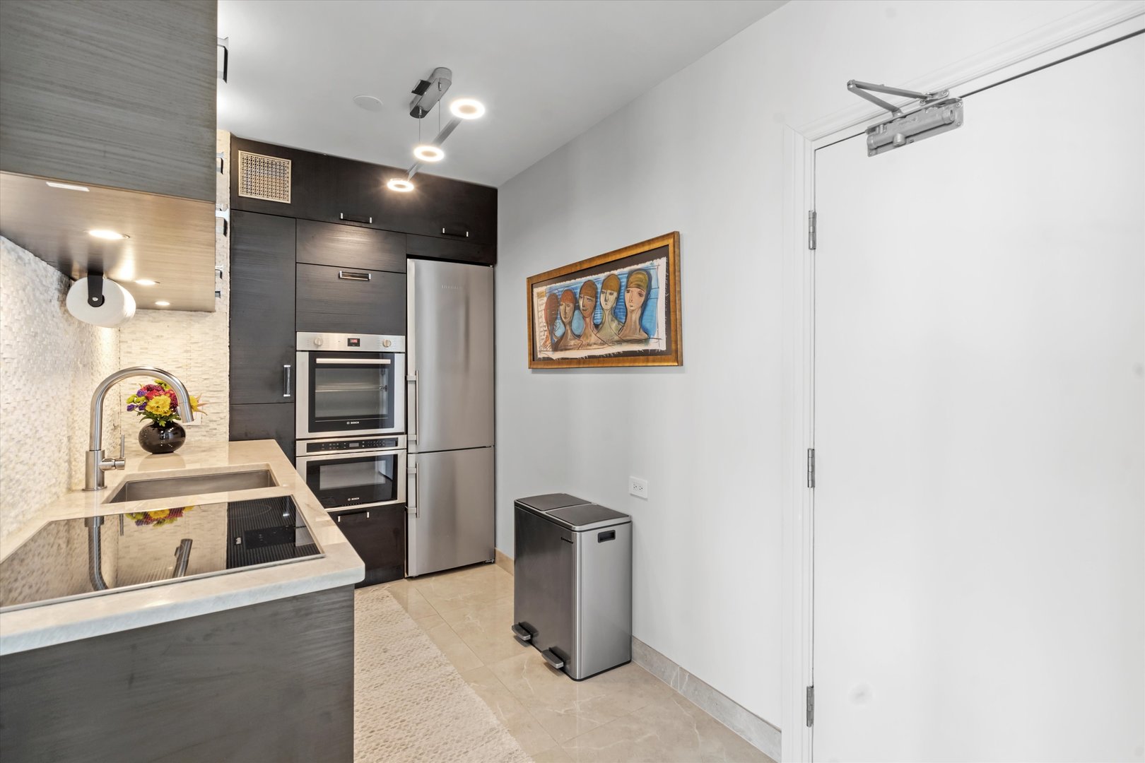 880 N Lake Shore Drive Unit: 22A
