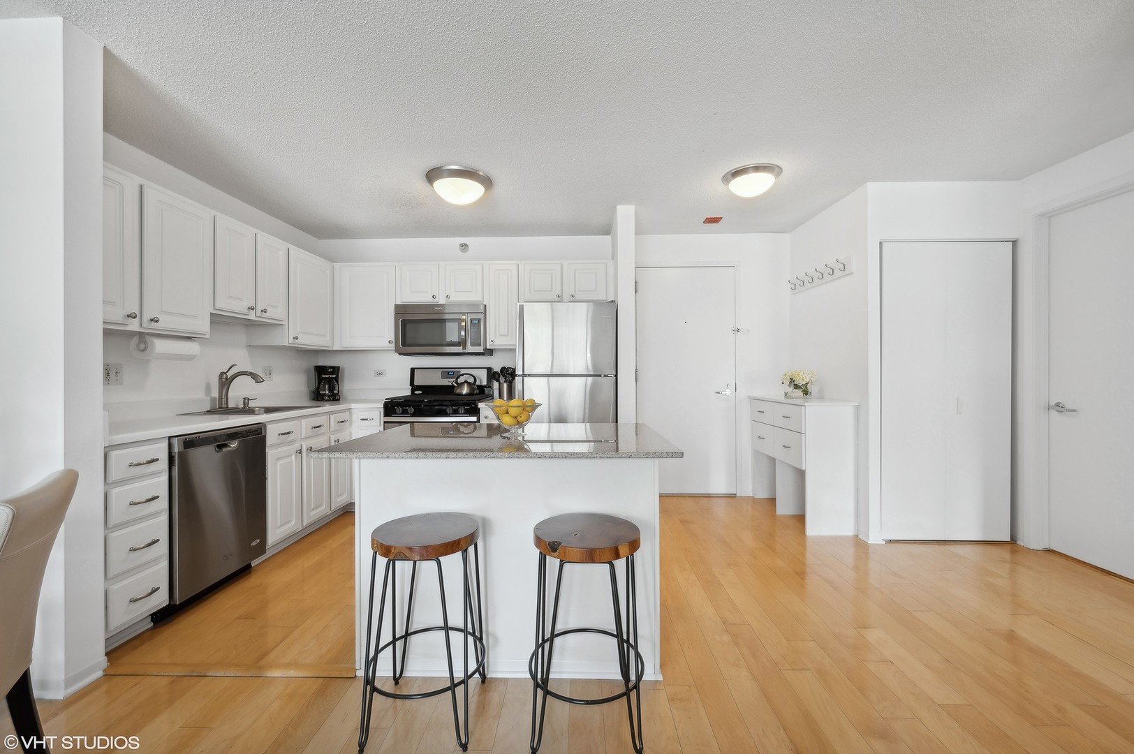 545 N Dearborn Street Unit: 1009