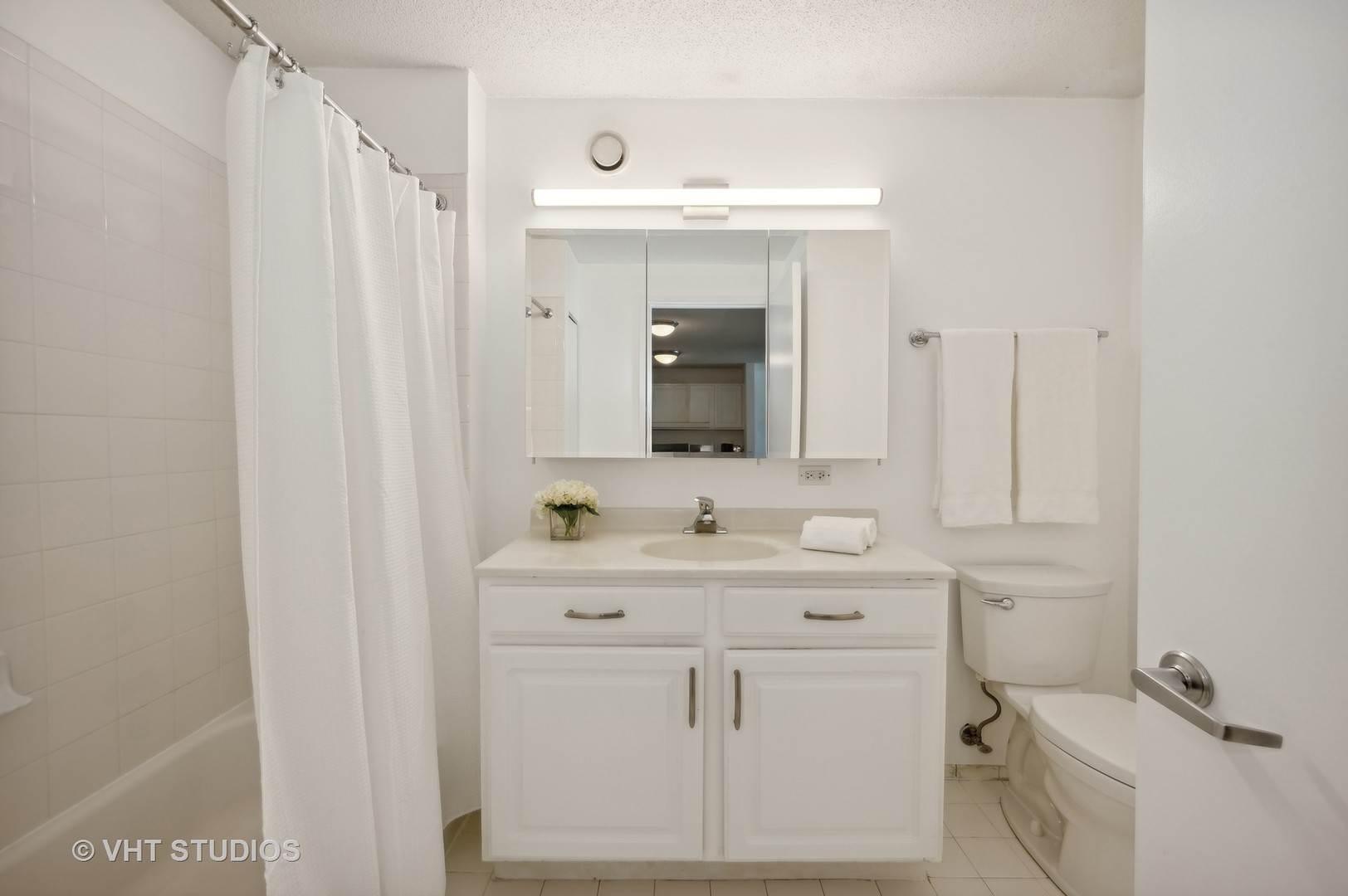 545 N Dearborn Street Unit: 1009