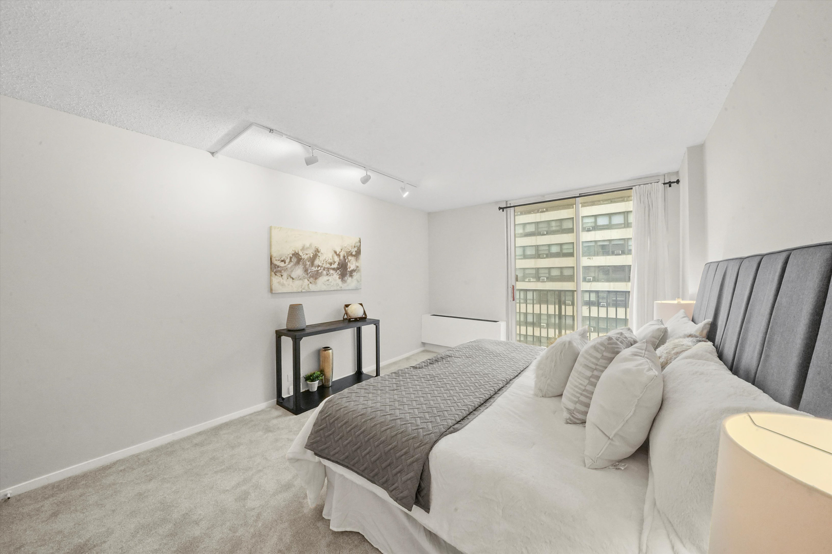 4170 N Marine Drive Unit: 13H