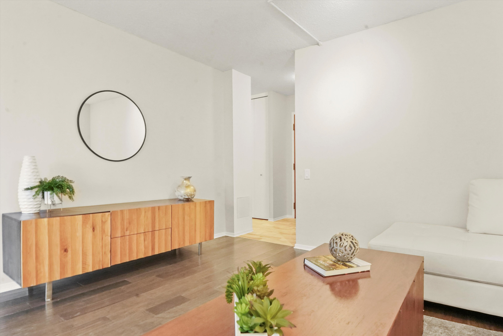4170 N Marine Drive Unit: 13H