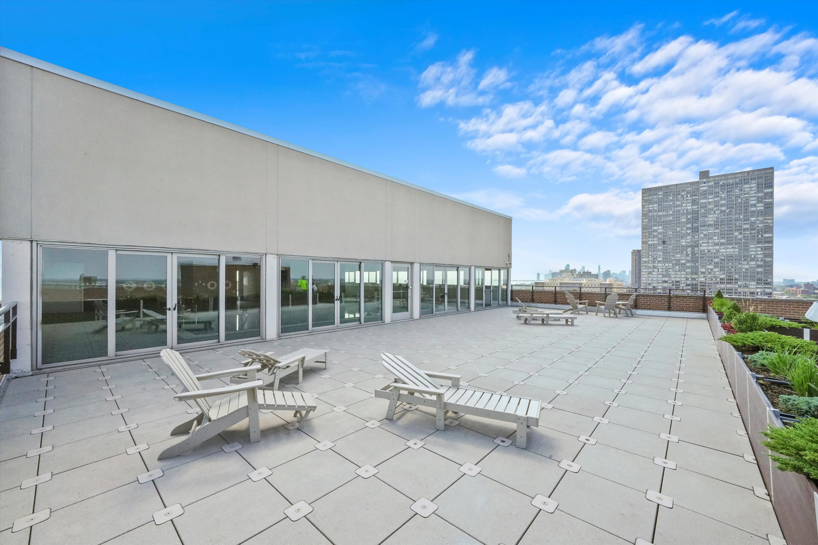 4170 N Marine Drive Unit: 13H