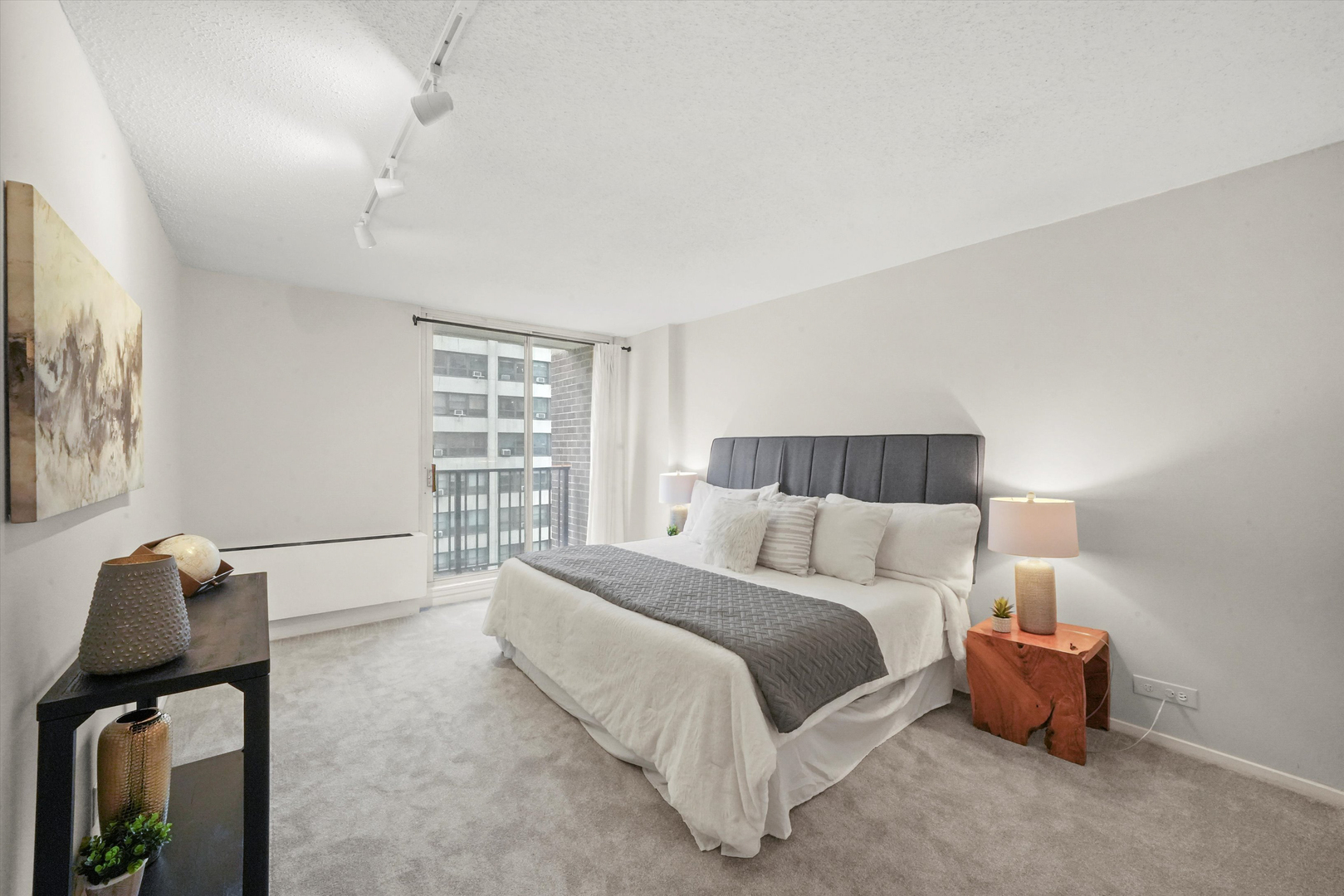 4170 N Marine Drive Unit: 13H