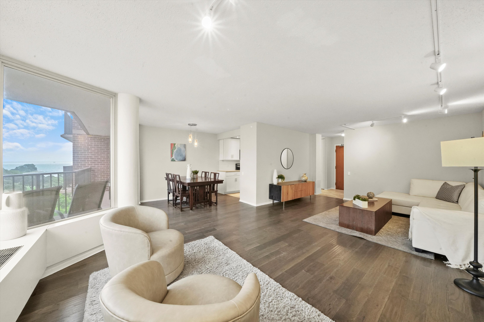 4170 N Marine Drive Unit: 13H
