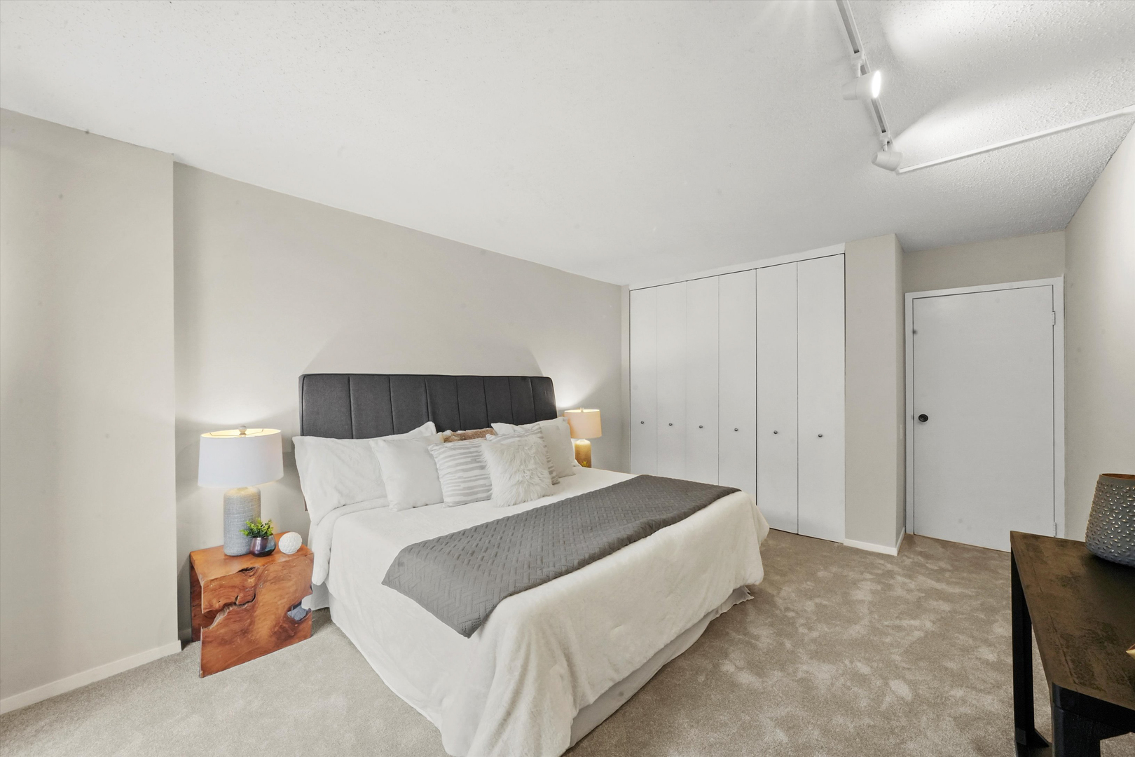 4170 N Marine Drive Unit: 13H