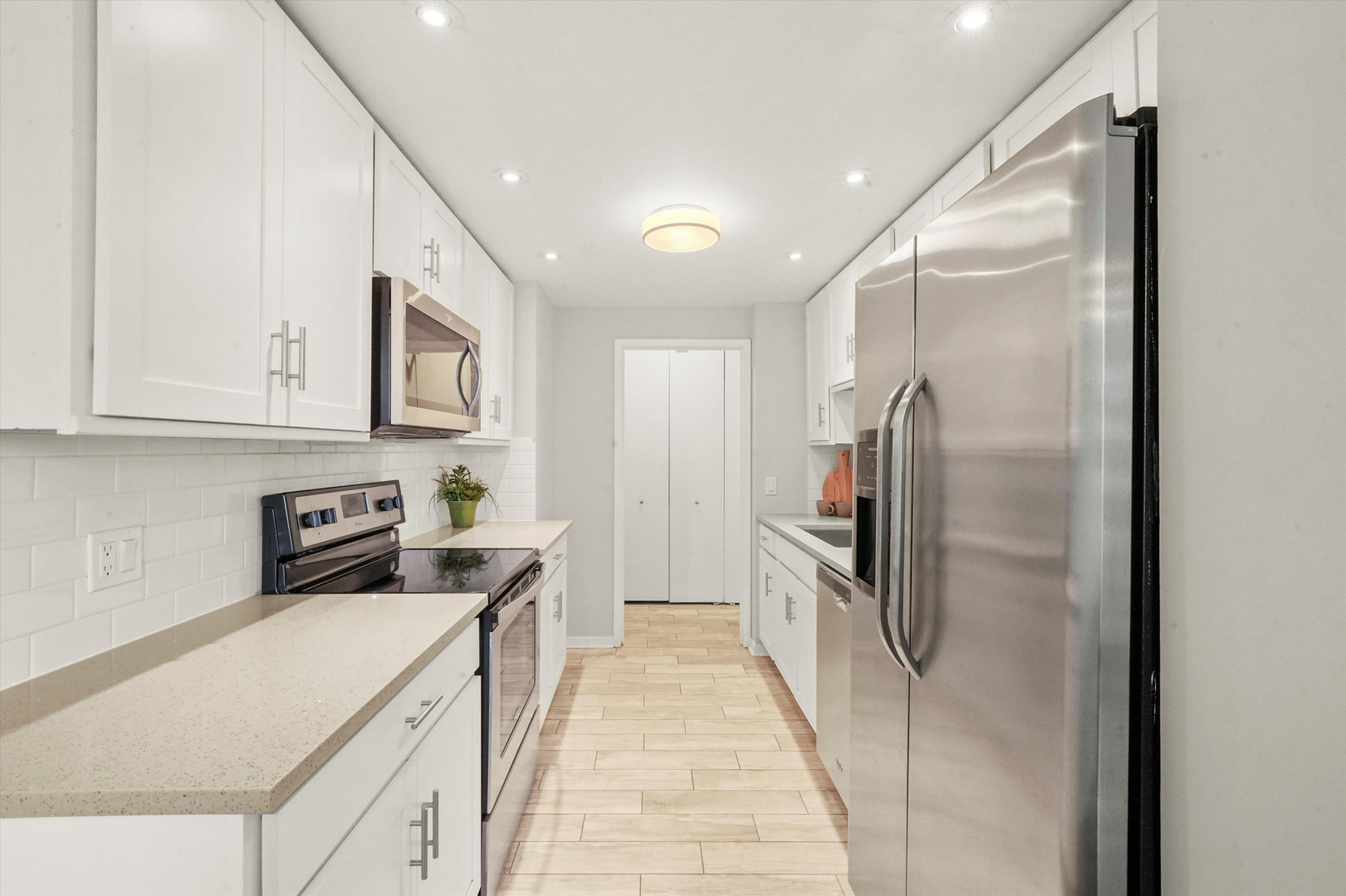 4170 N Marine Drive Unit: 13H