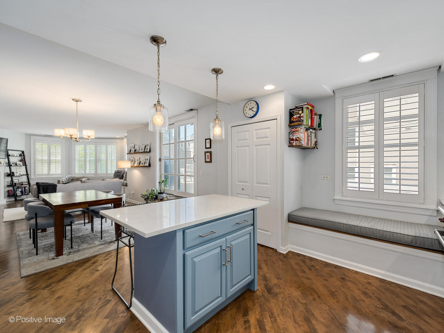 2500 N Seminary Avenue Unit: 6W