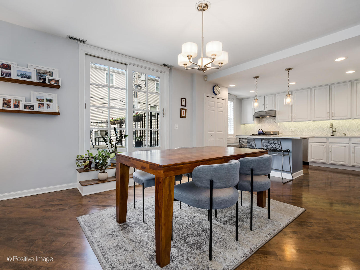 2500 N Seminary Avenue Unit: 6W