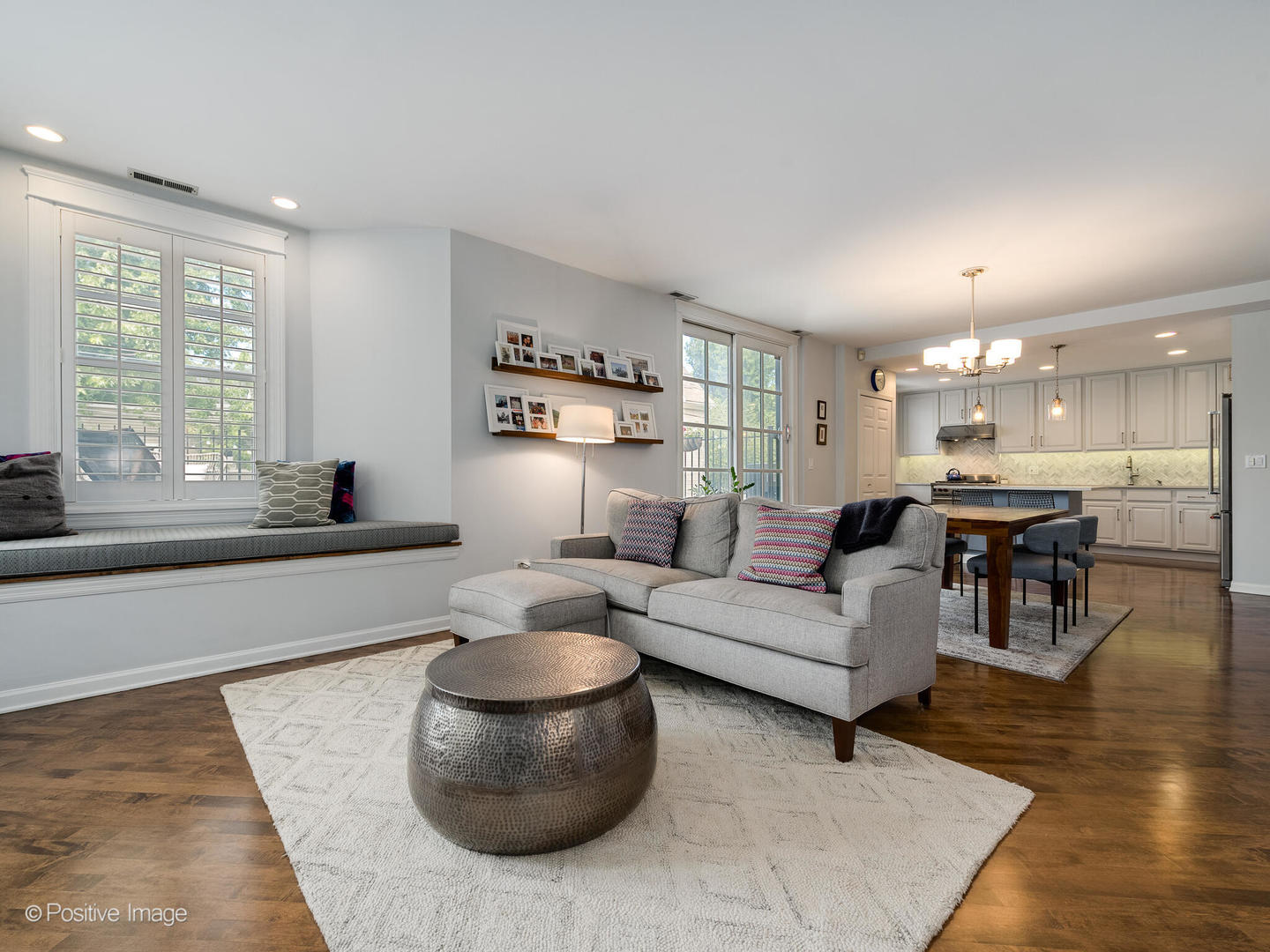 2500 N Seminary Avenue Unit: 6W