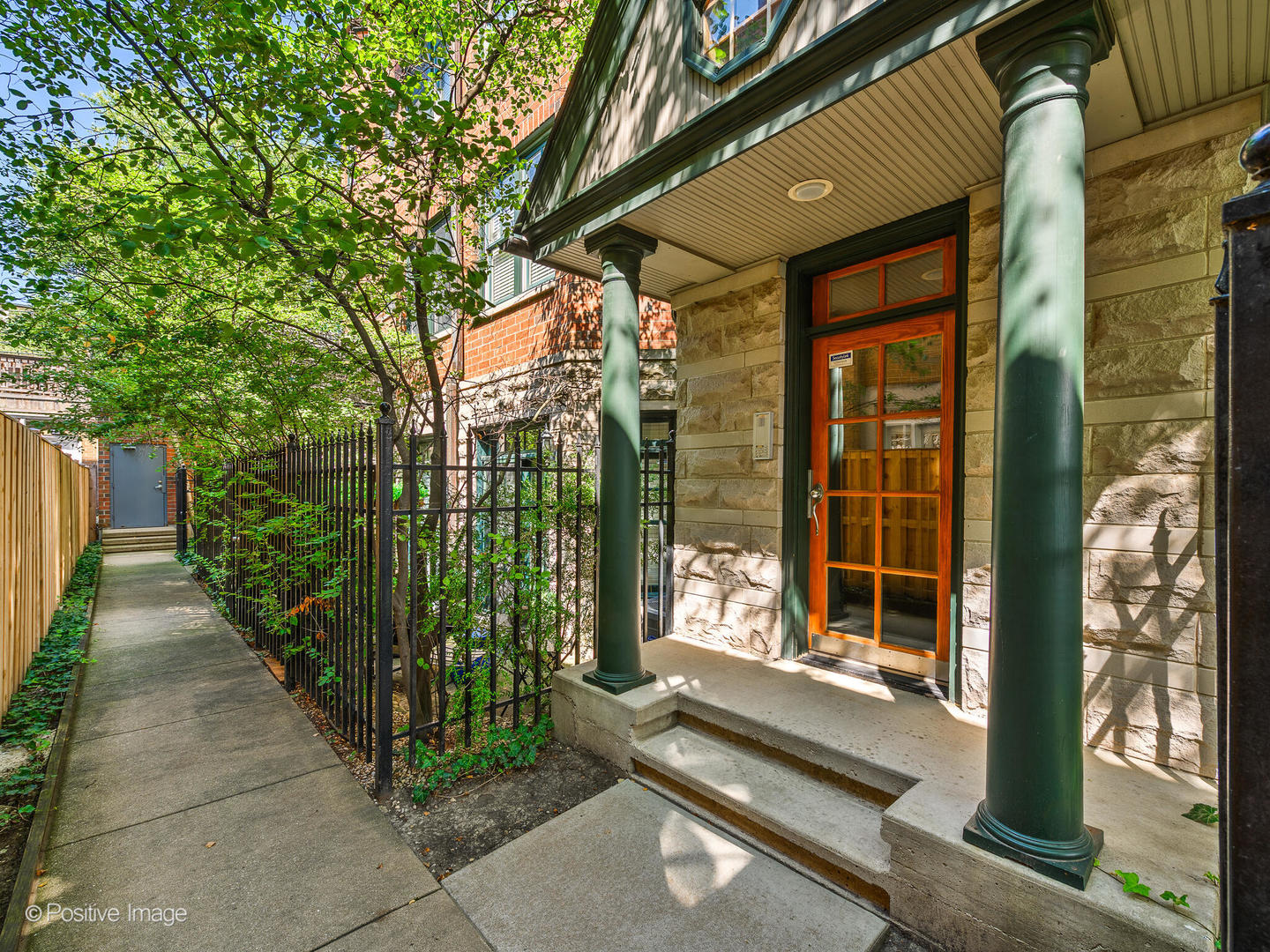 2500 N Seminary Avenue Unit: 6W