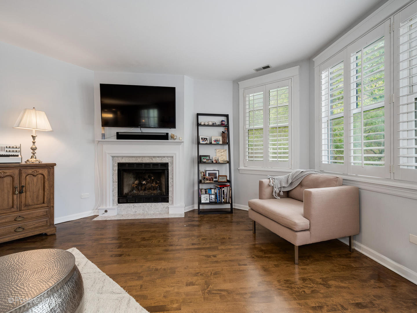 2500 N Seminary Avenue Unit: 6W