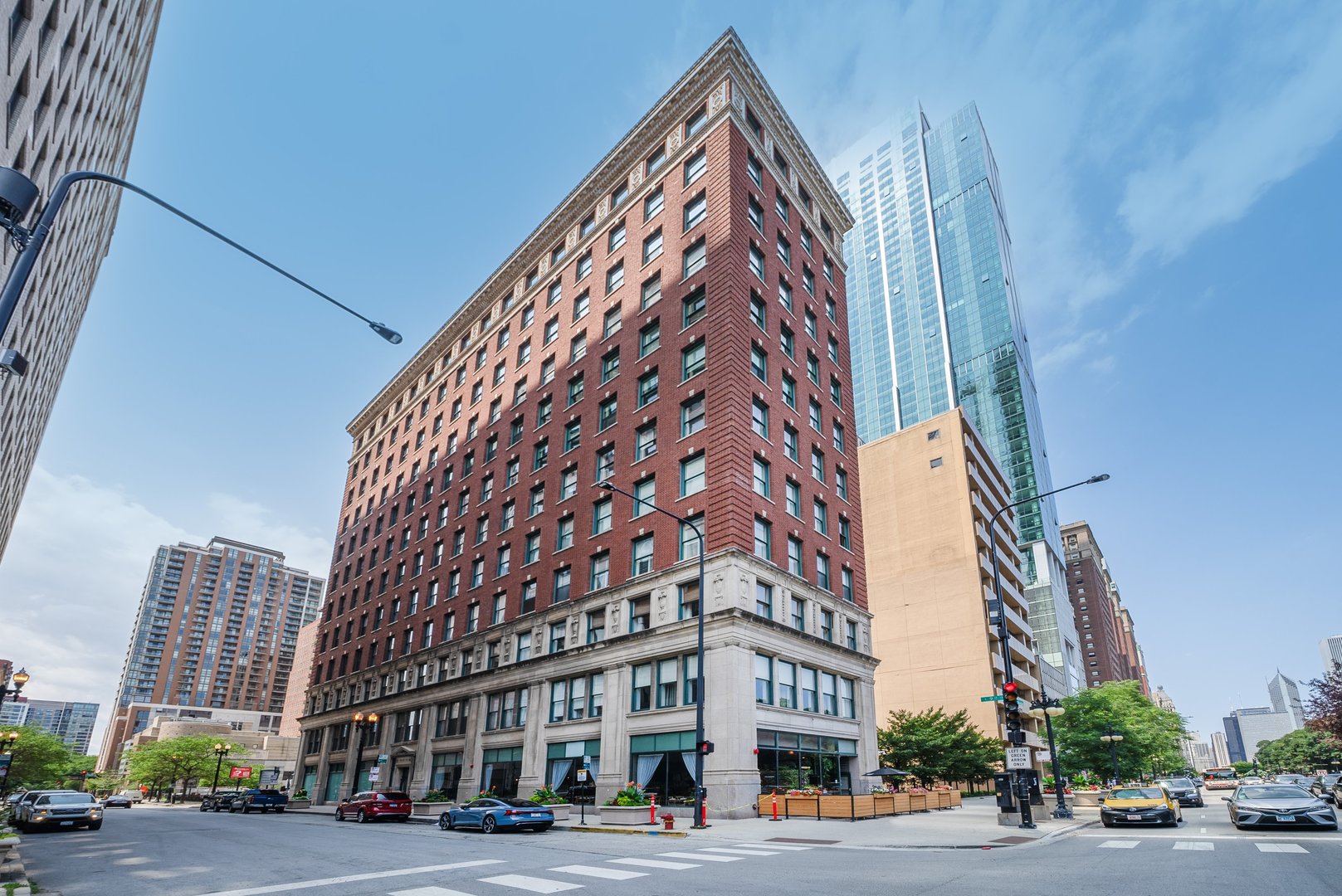 888 S Michigan Avenue Unit: 702