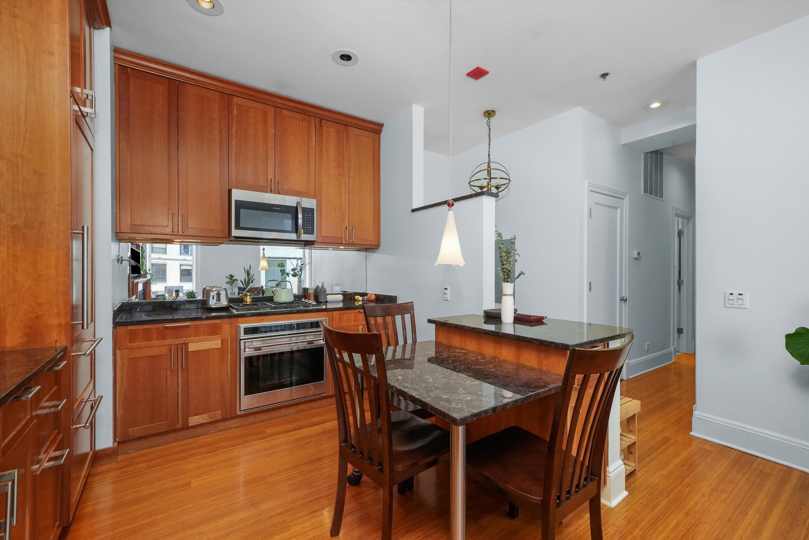 888 S Michigan Avenue Unit: 702