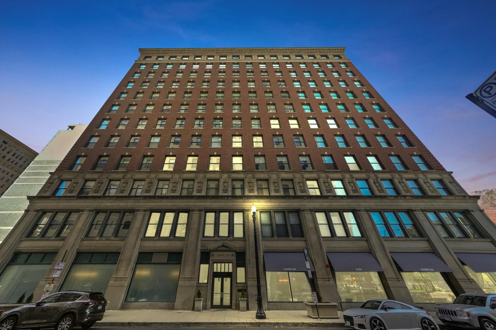 888 S Michigan Avenue Unit: 702