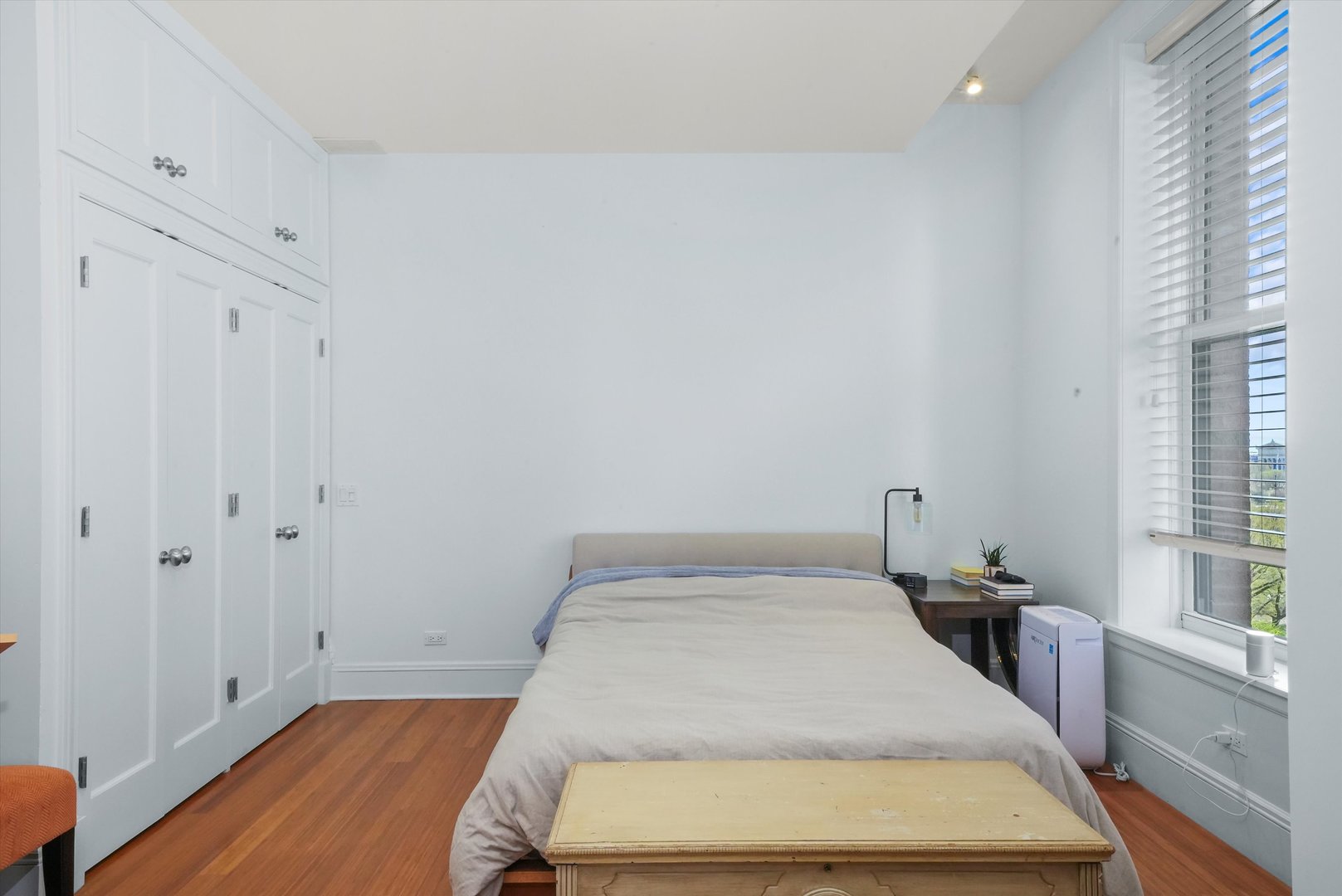 888 S Michigan Avenue Unit: 702