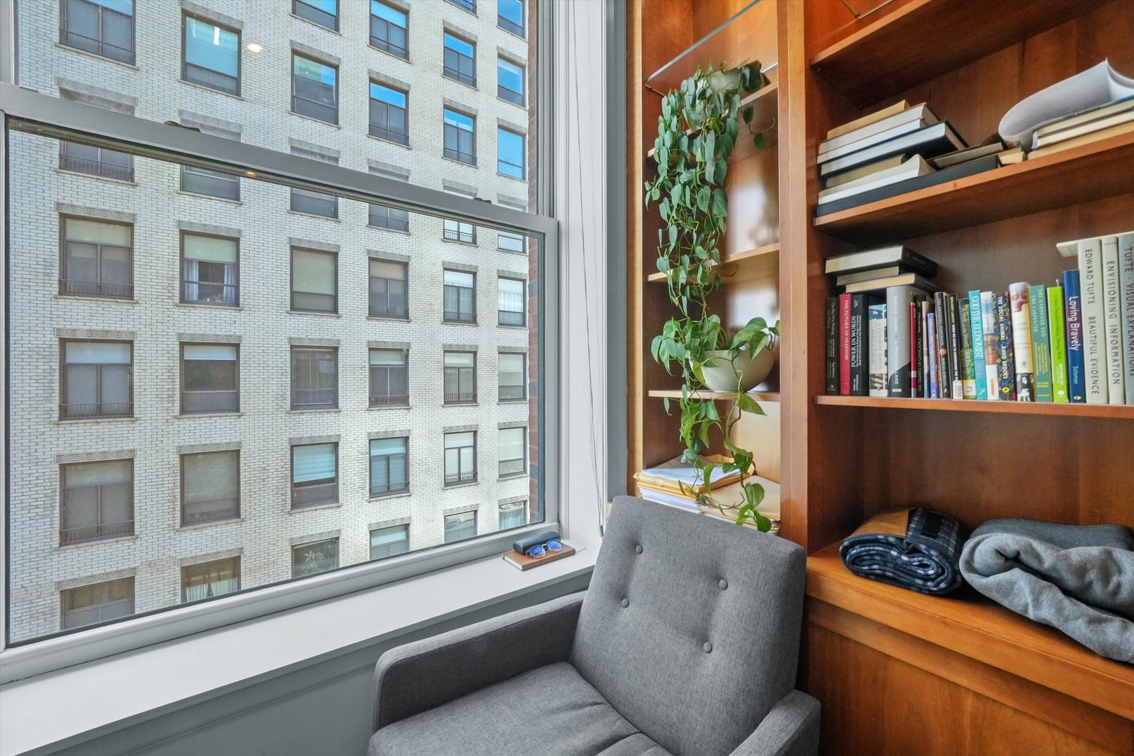 888 S Michigan Avenue Unit: 702