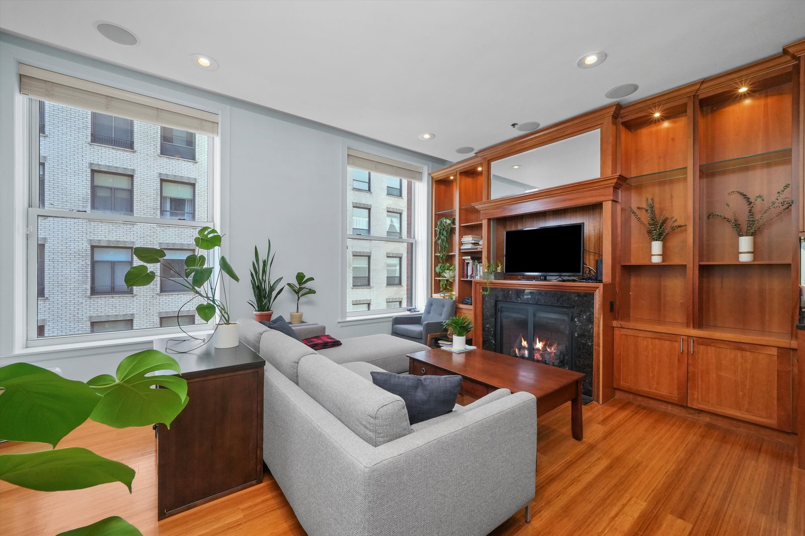 888 S Michigan Avenue Unit: 702