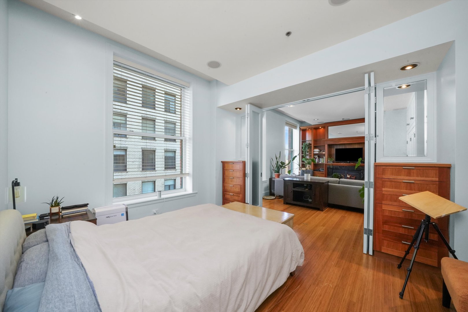 888 S Michigan Avenue Unit: 702