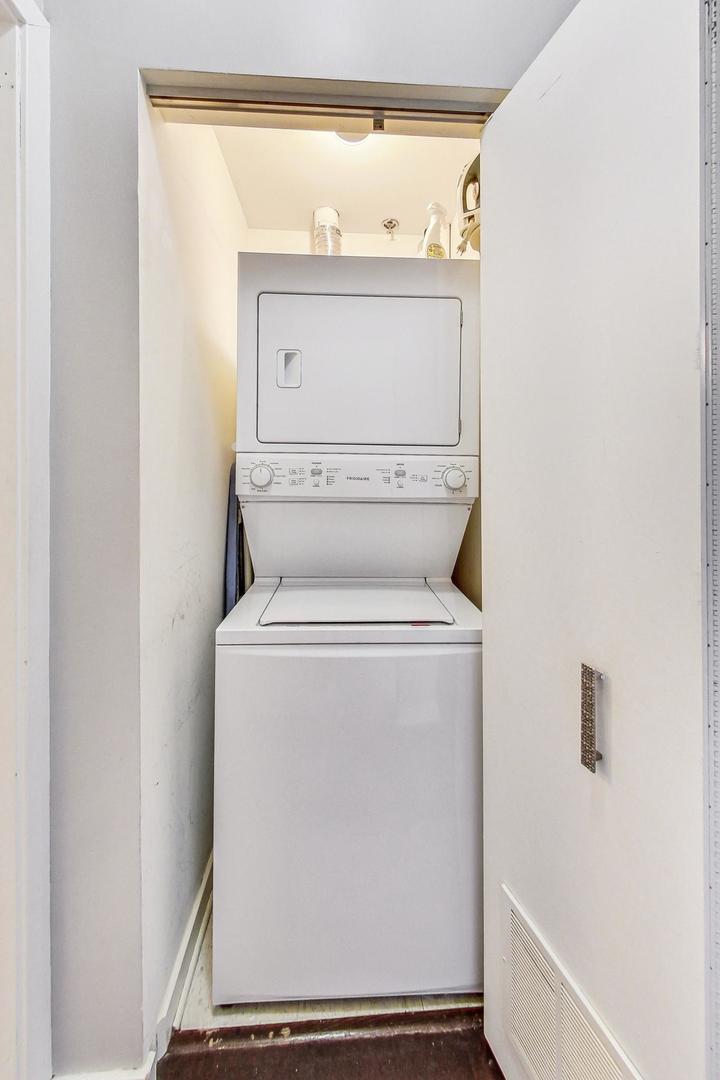 330 W Grand Avenue Unit: 1805