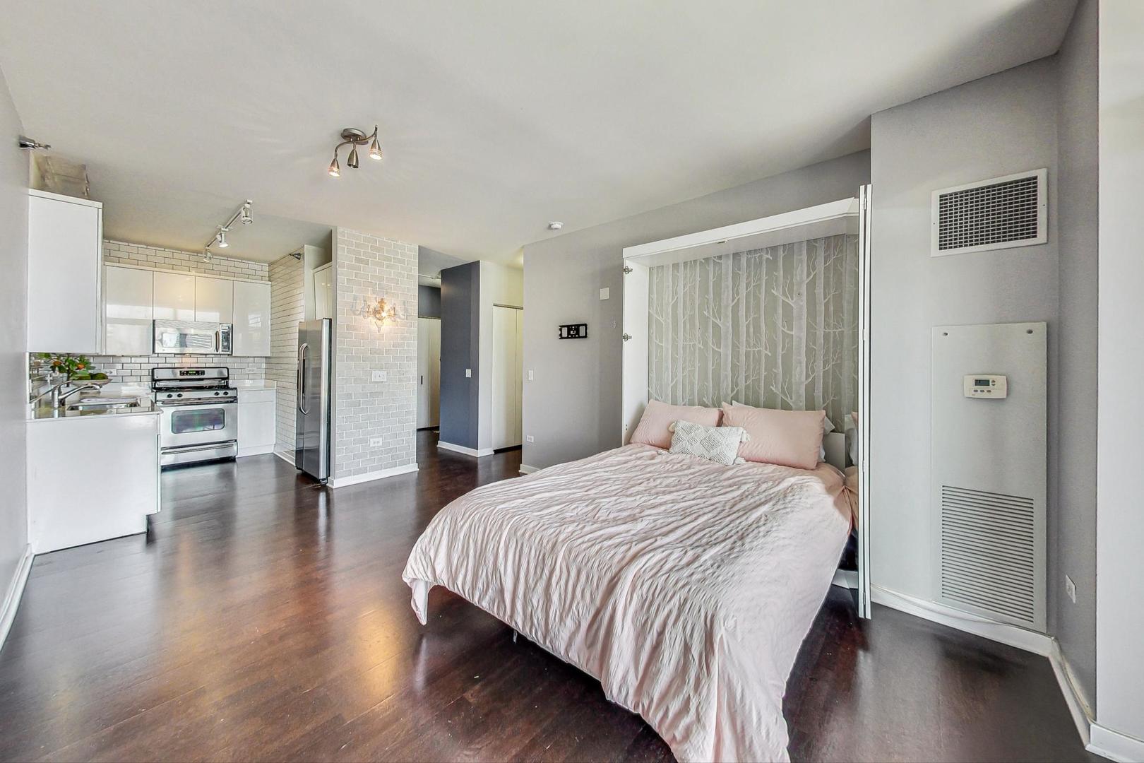 330 W Grand Avenue Unit: 1805