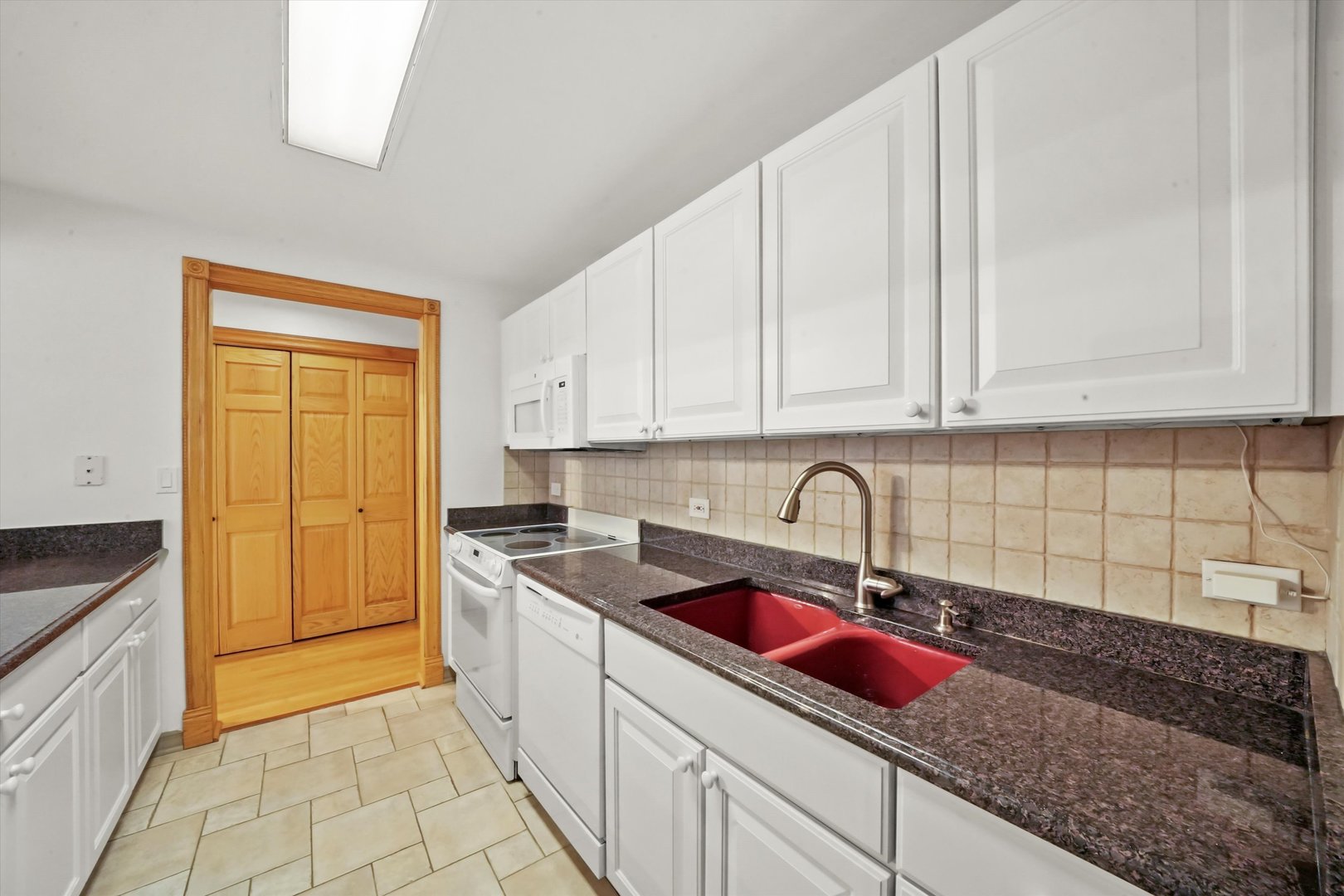 431 S Dearborn Street Unit: 701