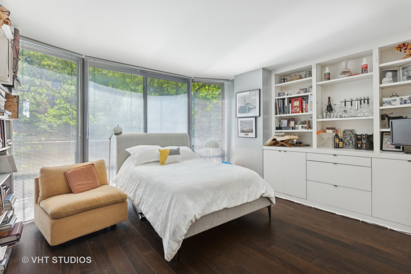 1440 N STATE Parkway Unit: 3D