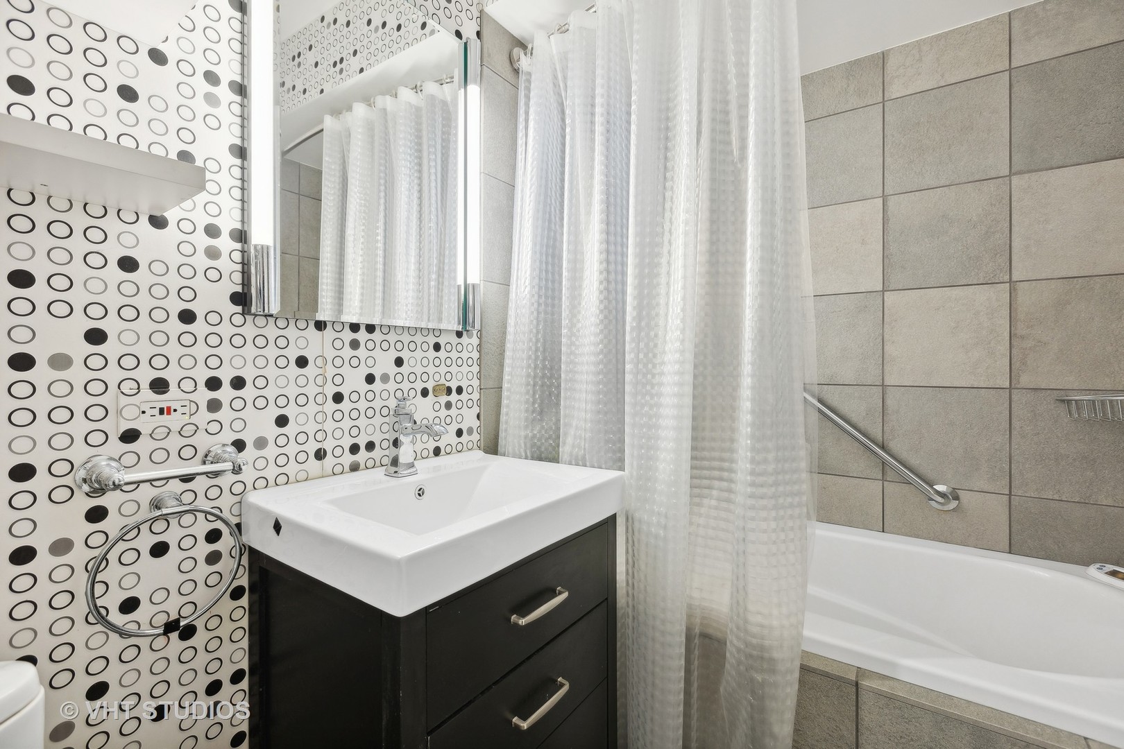 1440 N STATE Parkway Unit: 3D