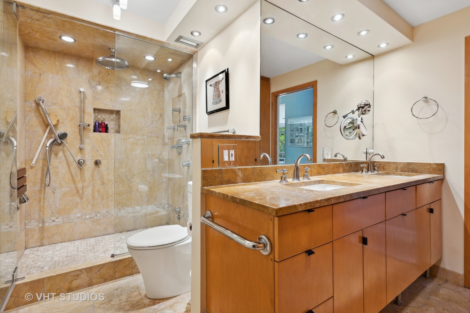 1440 N STATE Parkway Unit: 3D