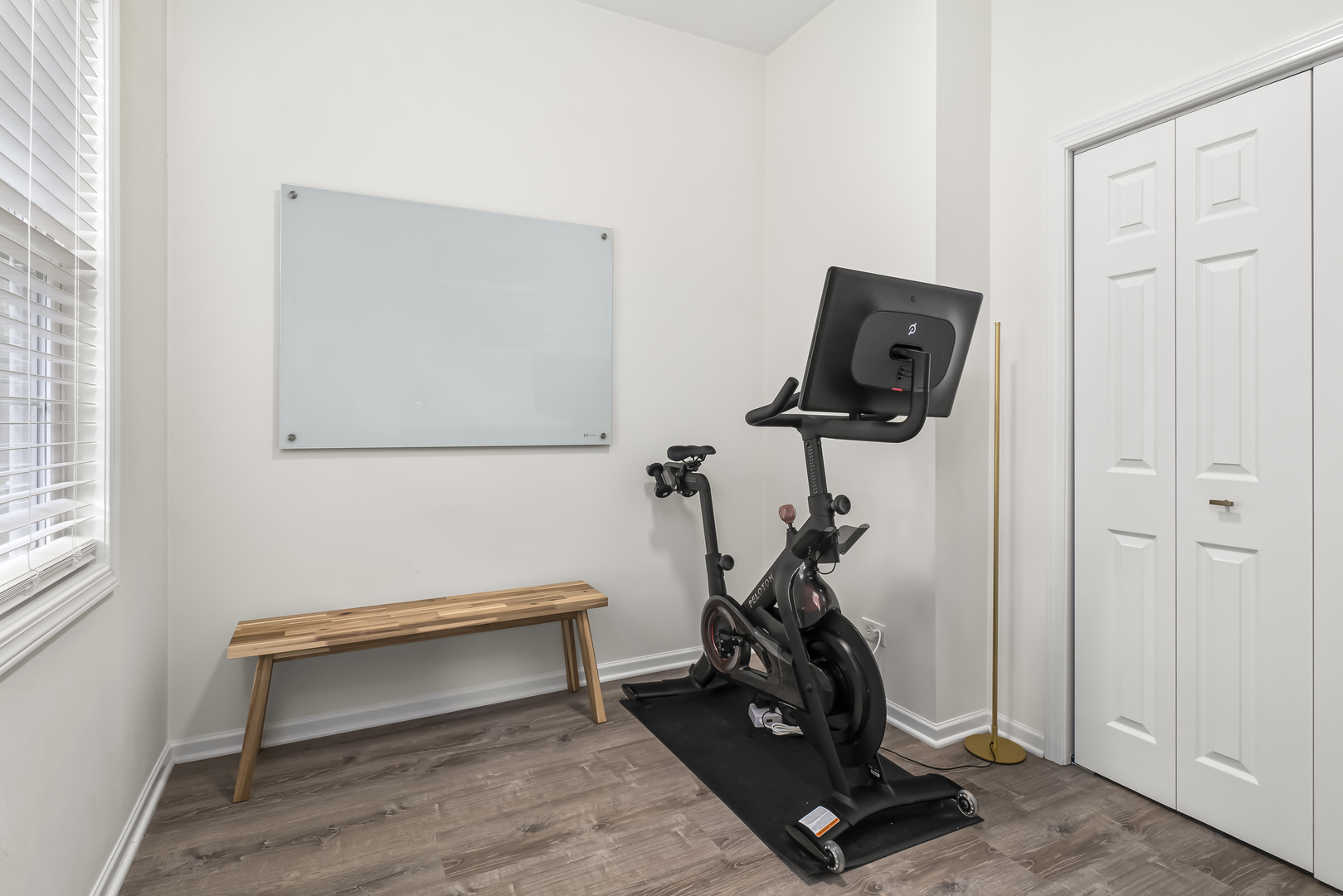 1925 N Whipple Street