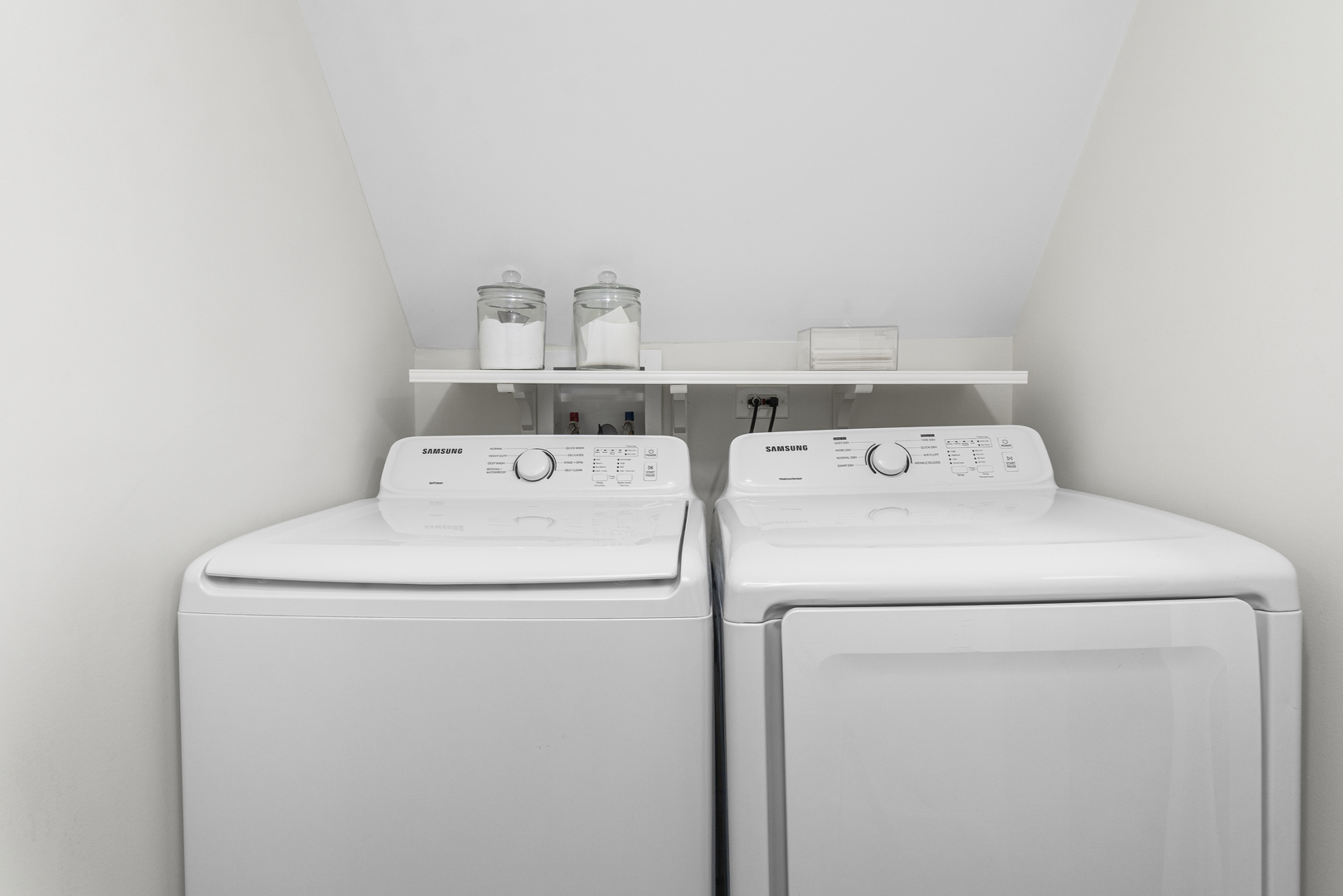 1925 N Whipple Street