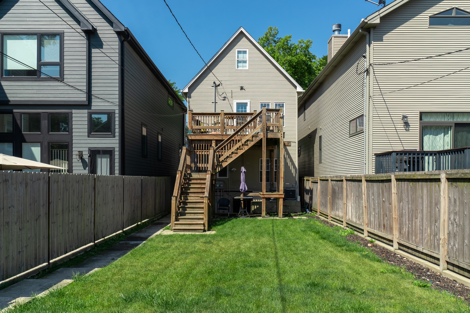 1925 N Whipple Street