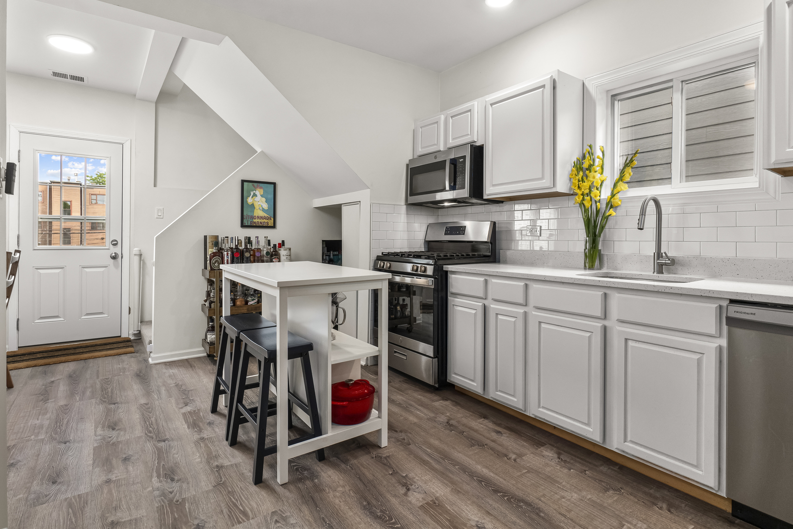 1925 N Whipple Street