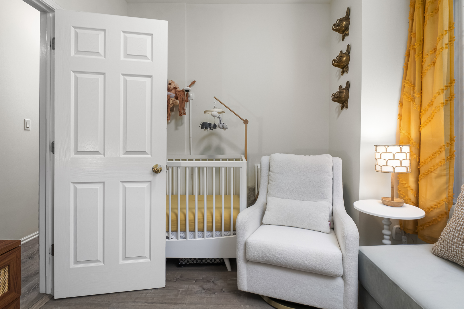 1925 N Whipple Street