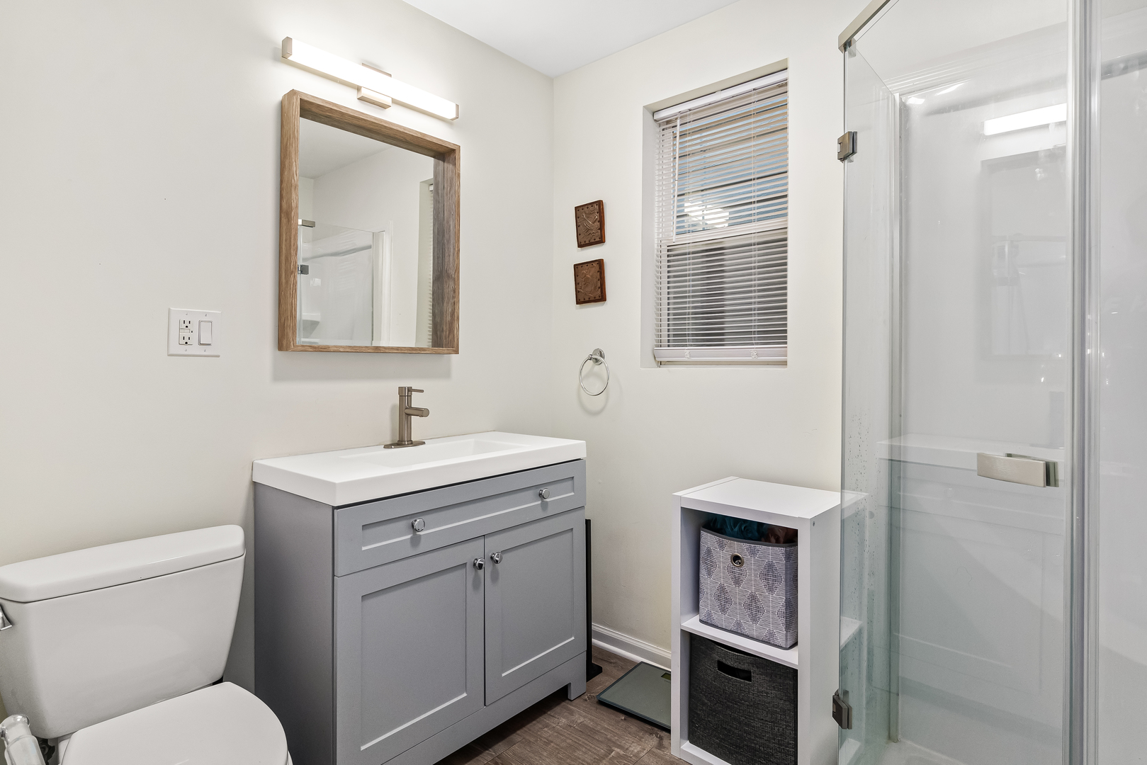 1925 N Whipple Street