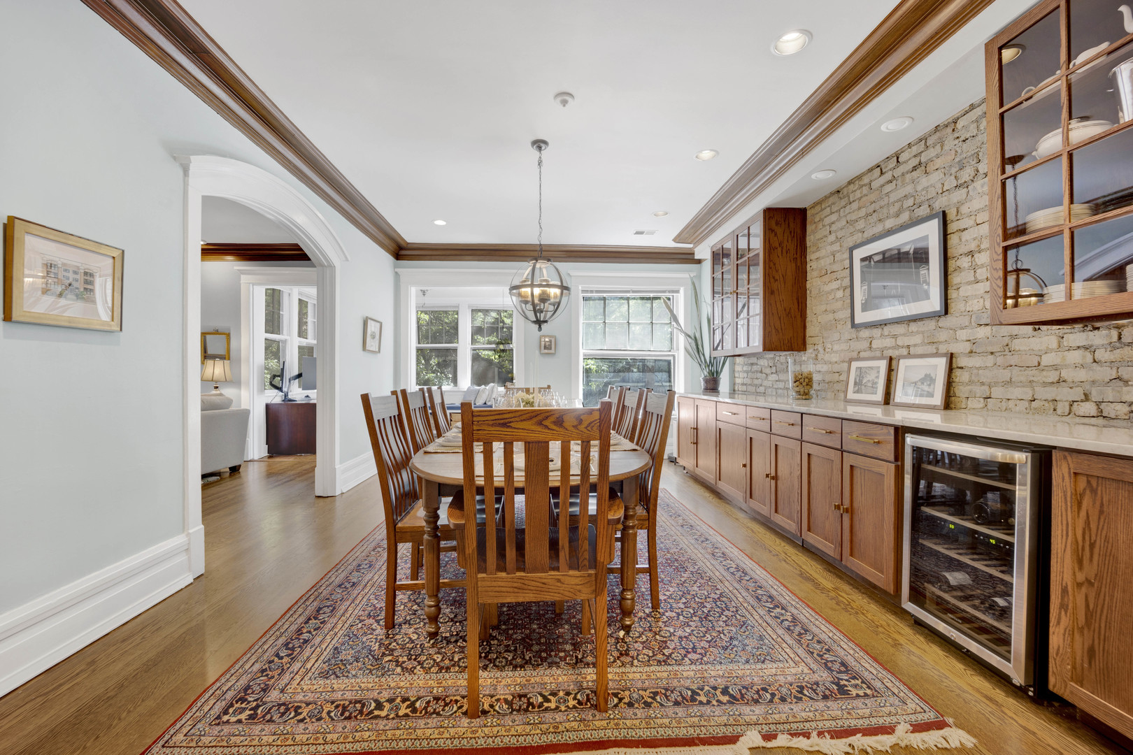 754 W BUENA Avenue Unit: 2W