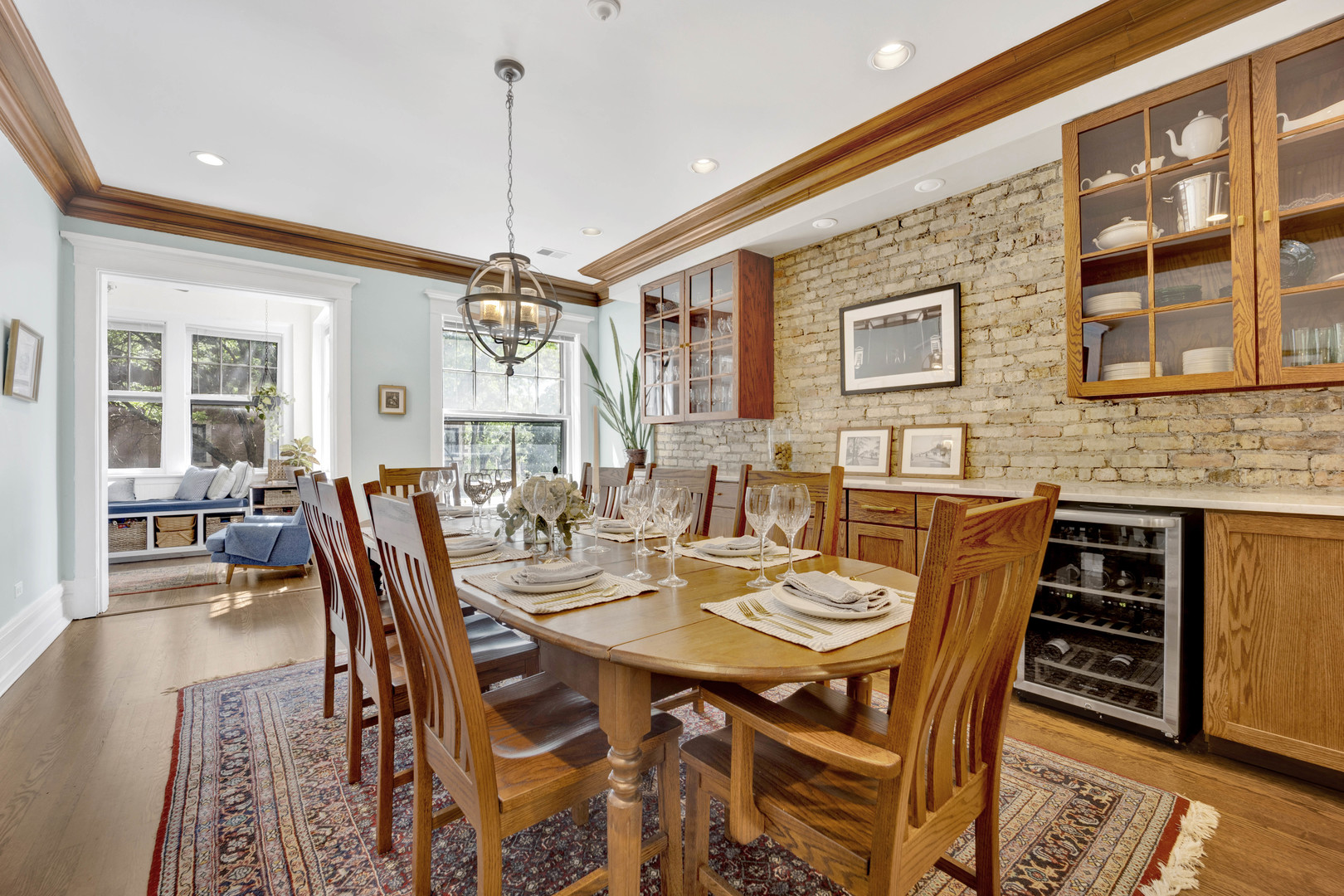 754 W BUENA Avenue Unit: 2W