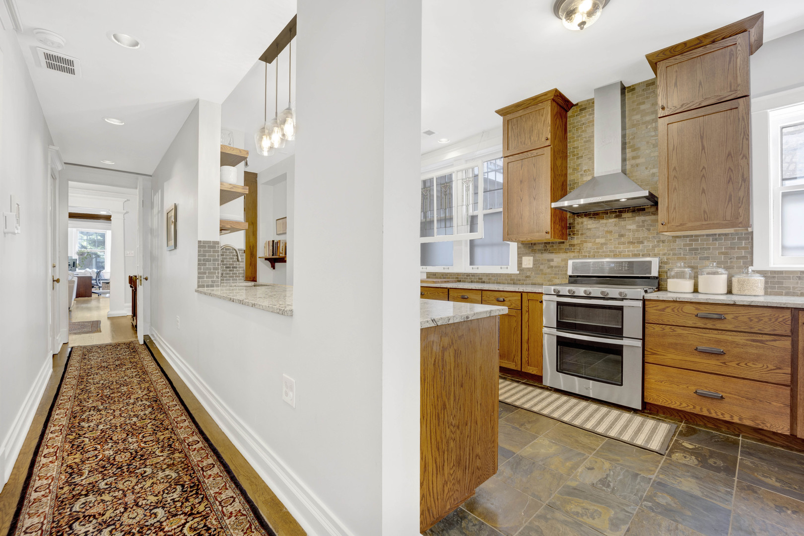 754 W BUENA Avenue Unit: 2W