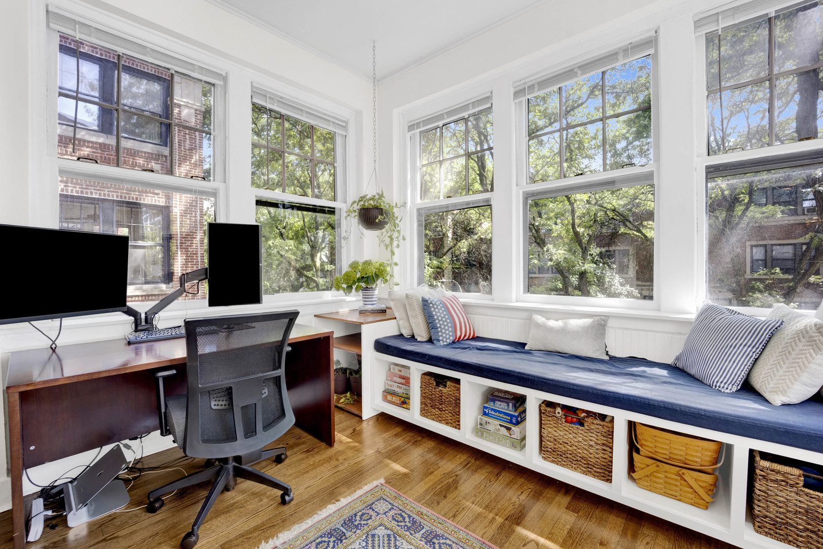 754 W BUENA Avenue Unit: 2W