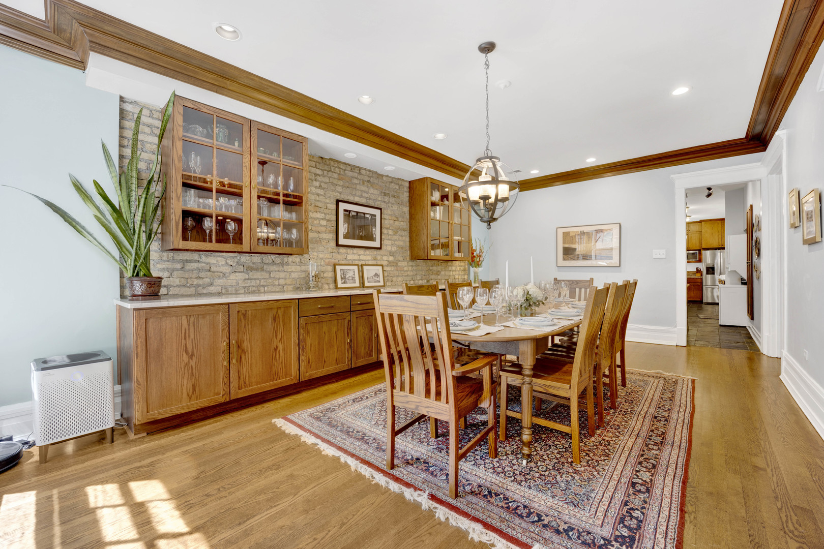 754 W BUENA Avenue Unit: 2W