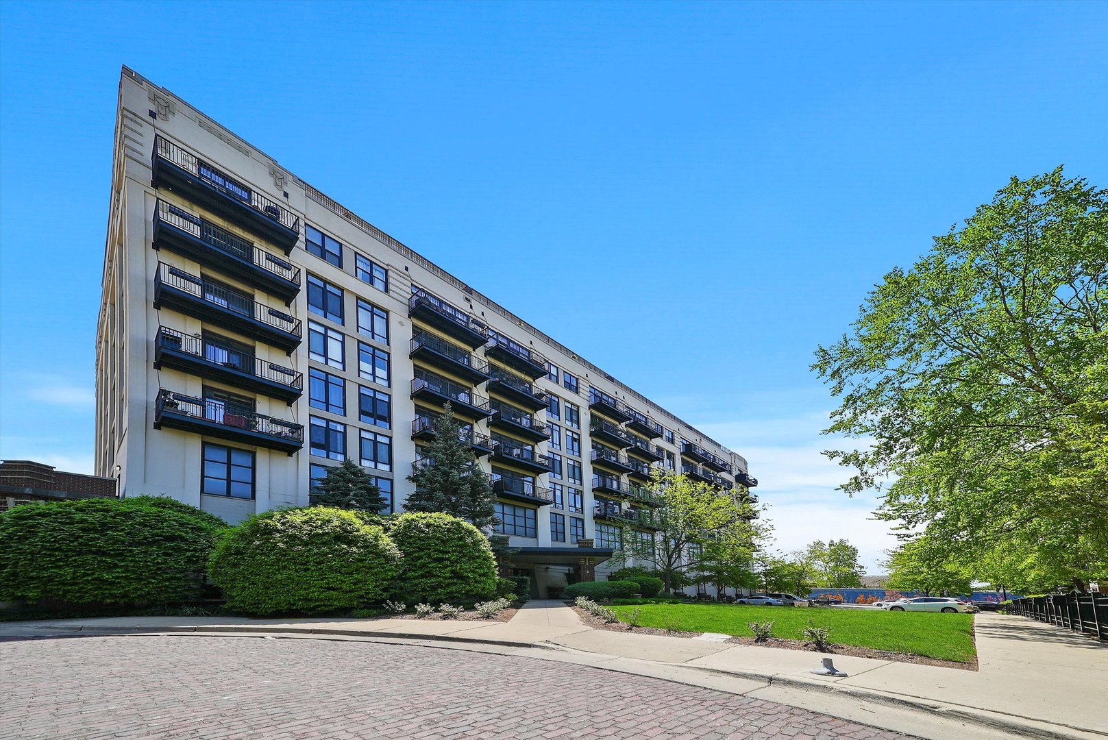 1524 S Sangamon Street Unit: 808