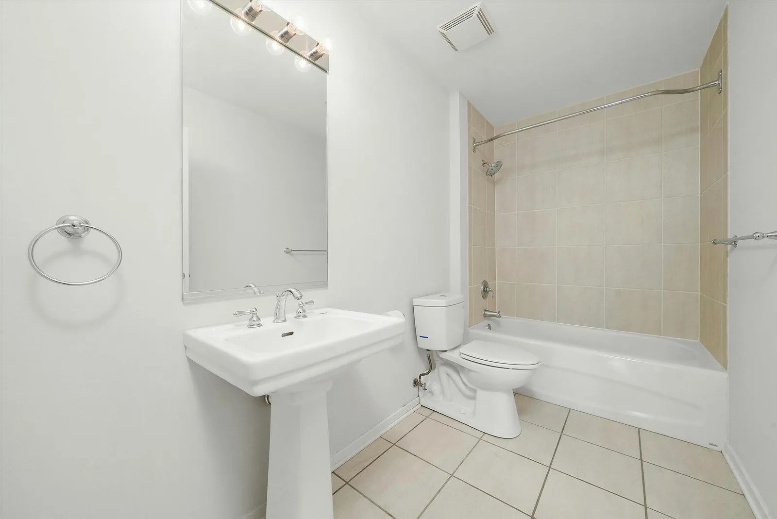 1524 S Sangamon Street Unit: 808