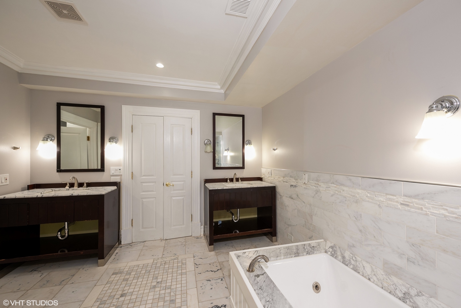 1201 N Astor Street Unit: G