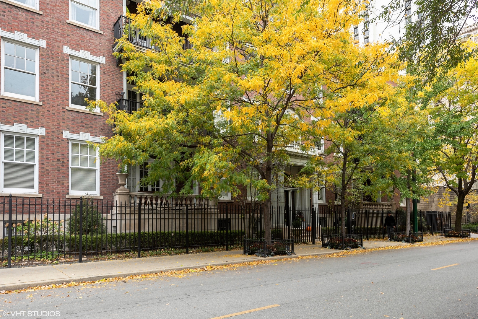 1201 N Astor Street Unit: G