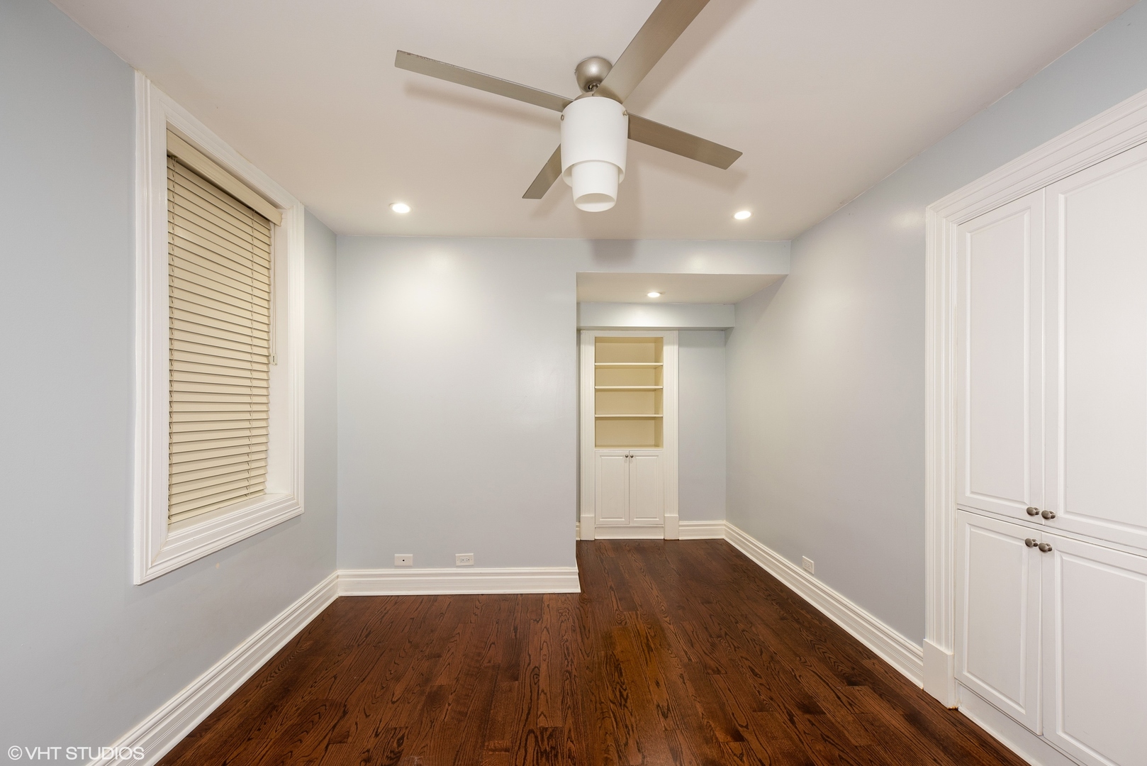 1201 N Astor Street Unit: G