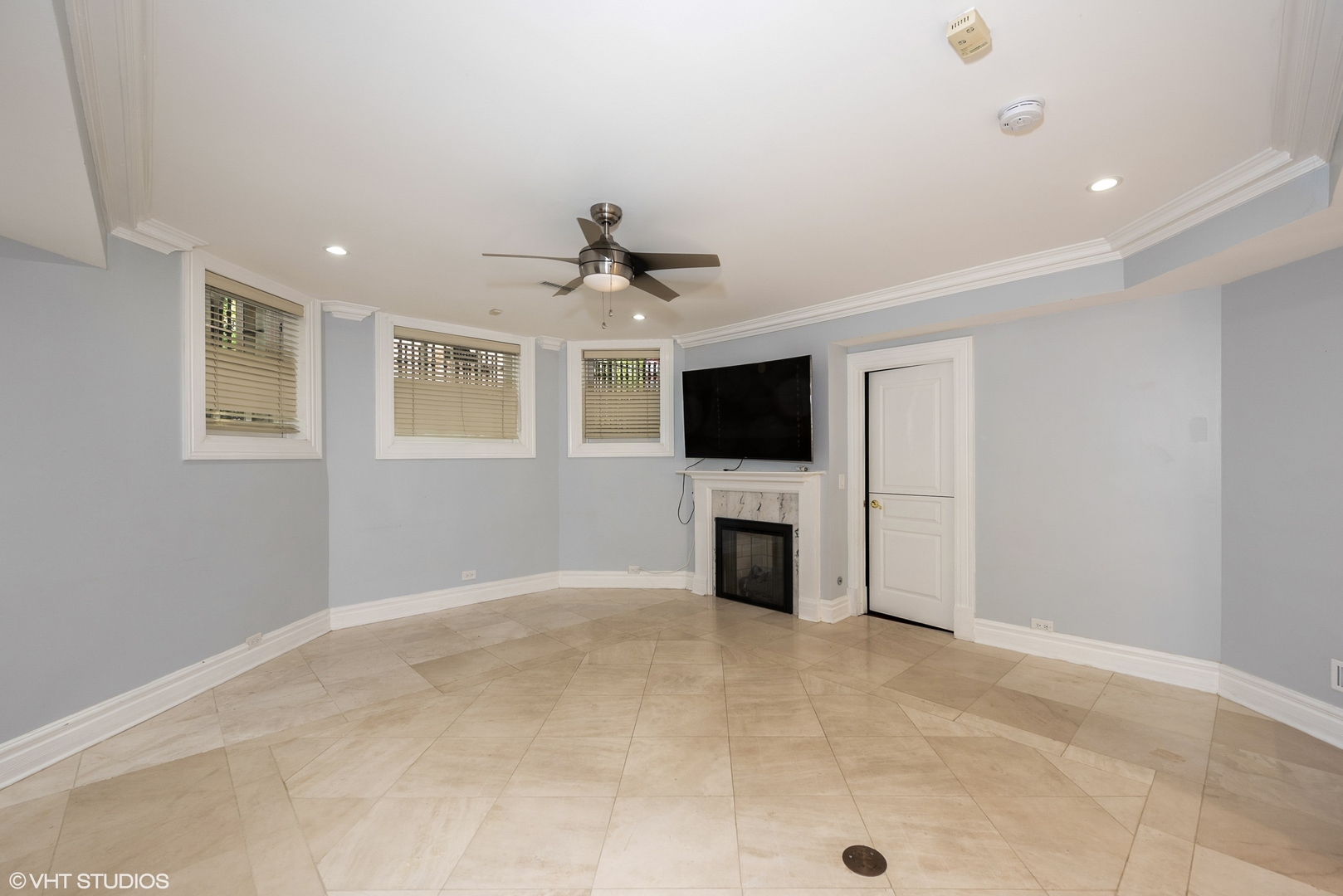 1201 N Astor Street Unit: G